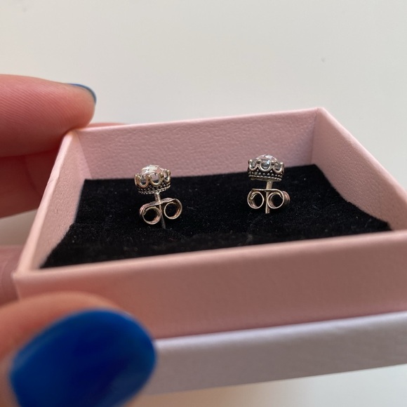 Pandora Clear Sparkling Crown Stud Earrings - Picture 5 of 8